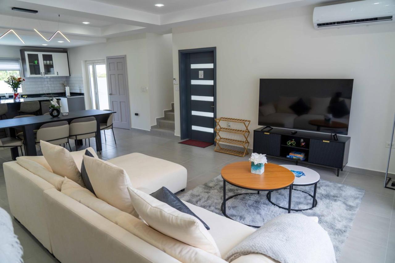 Spacious 3Br Home With Own Private Cozy Pool Koolbaai 외부 사진