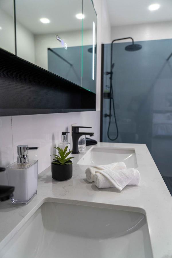 Spacious 3Br Home With Own Private Cozy Pool Koolbaai 외부 사진